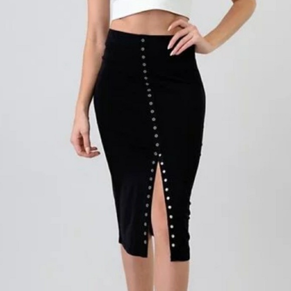 HEART & HIPS Snap Tape Black Midi Skirt - Picture 2 of 7